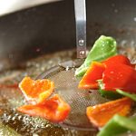 料理上手のコツ：油通し